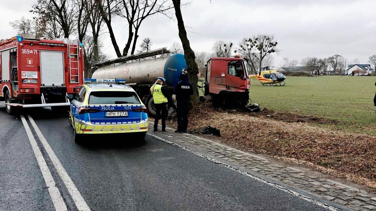 Czołowe zderzenie z cysterną, jedna osoba nie żyje