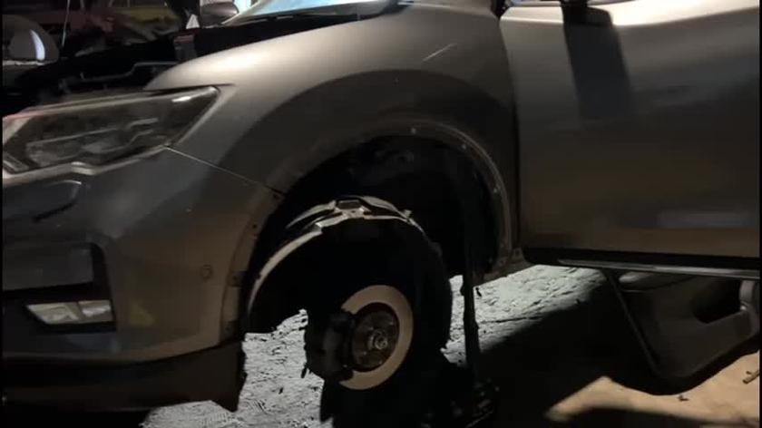 Policjanci zlikwidowali dziuplę samochodową pod Wyszkowem (wideo bez dźwięku)