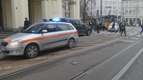 Land rover zablokował przejazd tramwajów