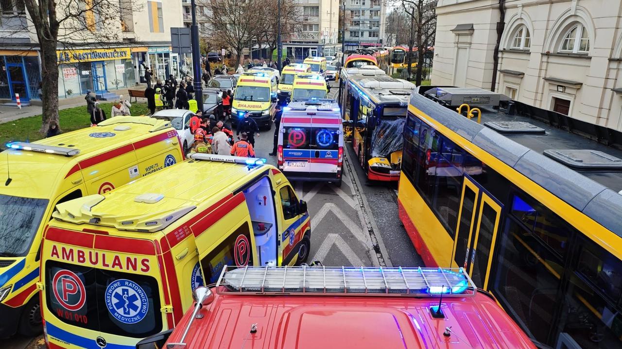 Śledztwo po zderzeniu tramwajów i miejskiego autobusu