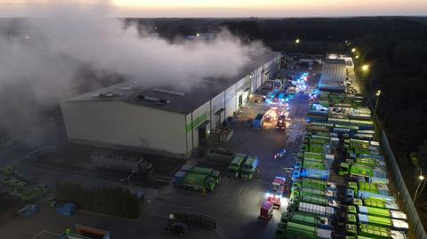 Pożar w sortowni śmieci (wideo bez dźwięku) 