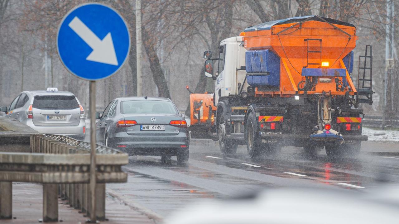 Duże ryzyko gołoledzi. Trudne warunki na drogach