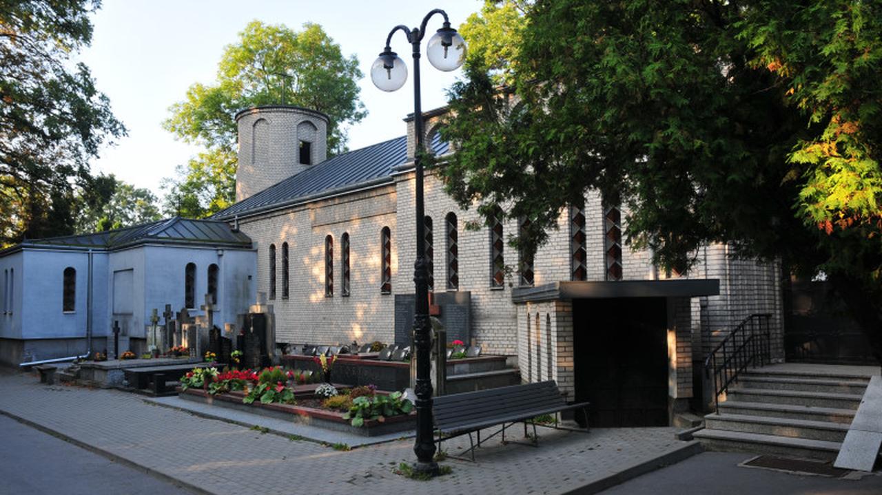 Ksiądz przyznał się do zabójstwa. Jego ofiara spocznie na Cmentarzu Wolskim