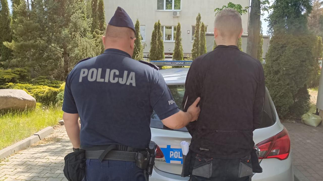 "Nie był w stanie trafić kluczykiem do stacyjki". Pijany kierowca zatrzymany