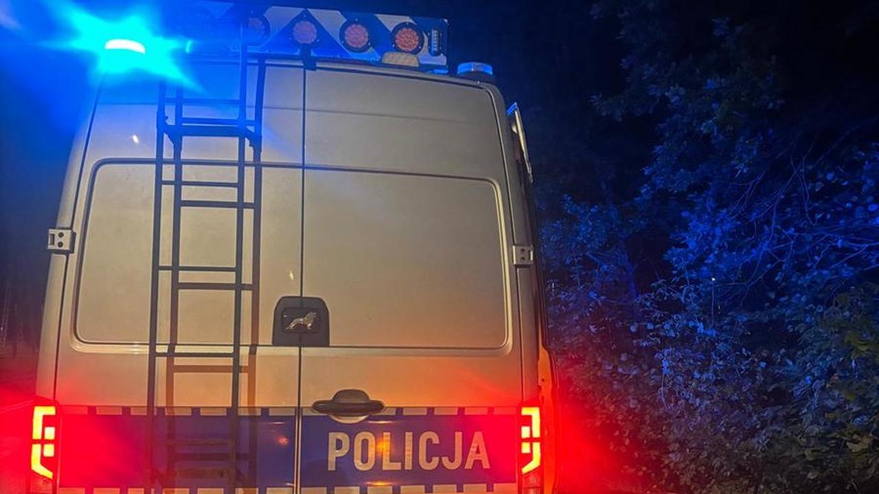 Zatrzymali 16-latka wracającego z urodzin i wezwali jego matkę
