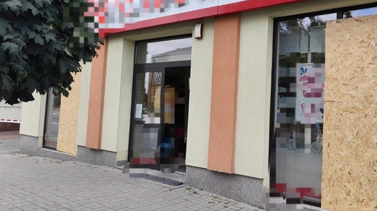 75-latek wybijał szyby, zaskakujące tłumaczenie