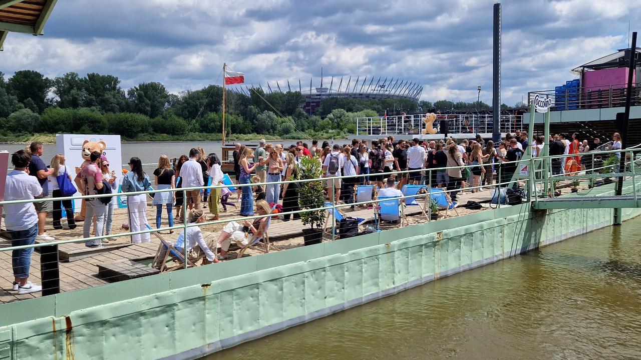 Słońce, muzyka, a zamiast drinków kawa. 
