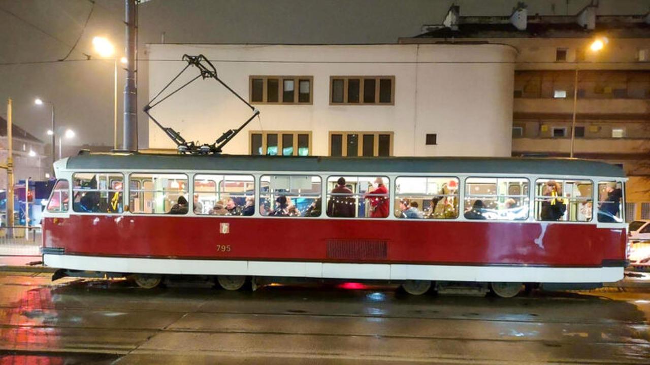 Na tory wyjadą mikołajkowe tramwaje