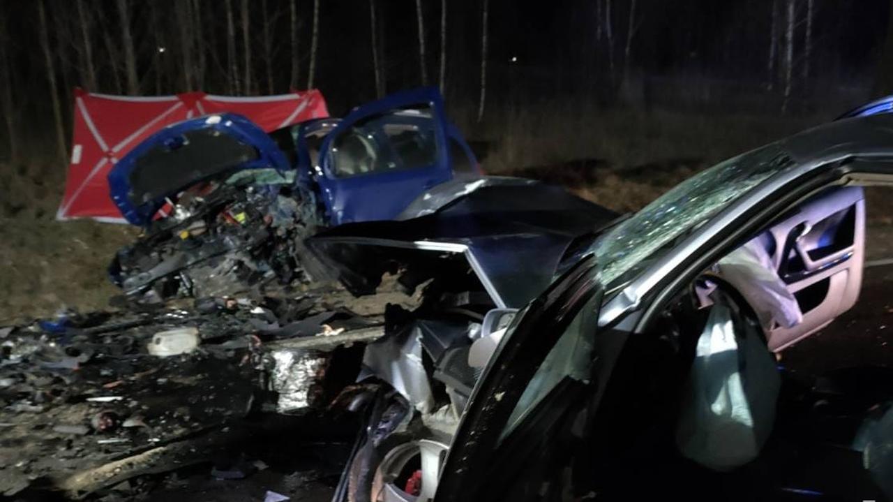 Czołowe zderzenie pod Radomiem. Jedna osoba nie żyje