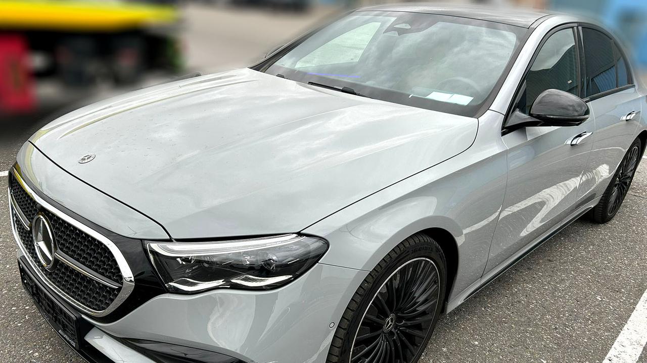 Ukradziony w Polsce mercedes miał trafić do Emiratów. Na transport czekał w Antwerpii