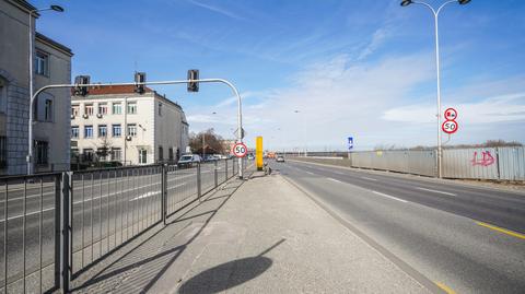 Budowa mostu pieszo-rowerowego przez Wisłę - grudzień 2022