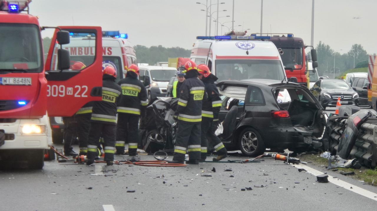 Wypadek Na Obwodnicy Warszawy: Dwie Osoby Zakleszczone, Trzy Ranne ...