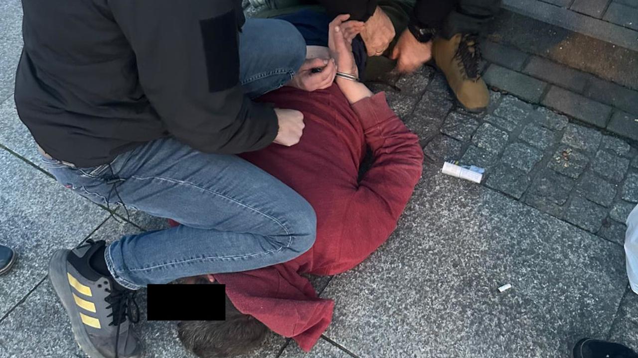 Usłyszał, jak mówiła: "chyba go zabiłeś". wezwał policję