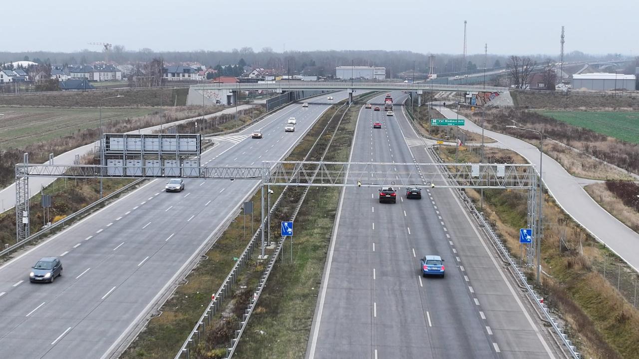 Kamery i znaki już są. Nowy odcinkowy pomiar prędkości na obwodnicy
