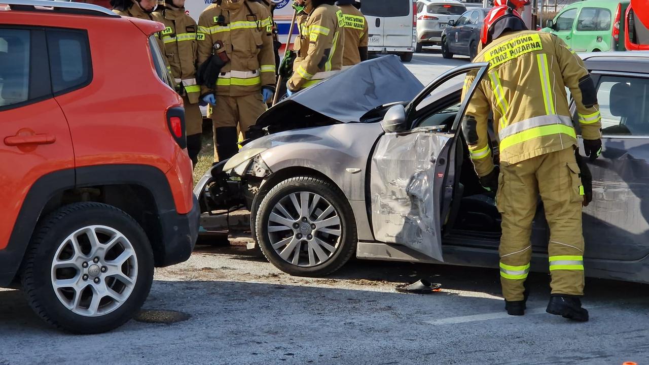 Kraksa na Żoliborzu, dwie osoby poszkodowane