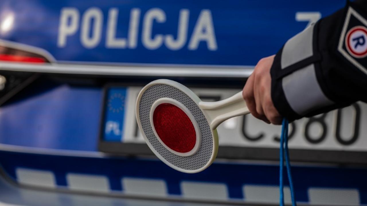 Po alkoholu i bez prawa jazdy. 16-latek uciekał przed policją