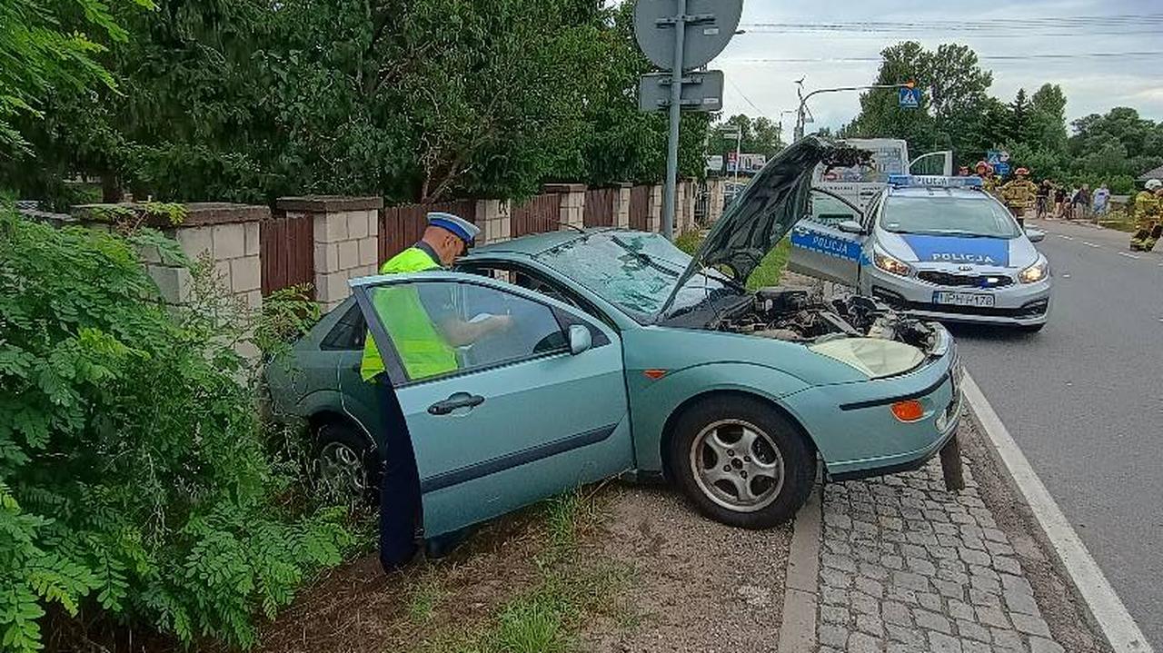 Zderzenie na łuku drogi w Białobrzegach