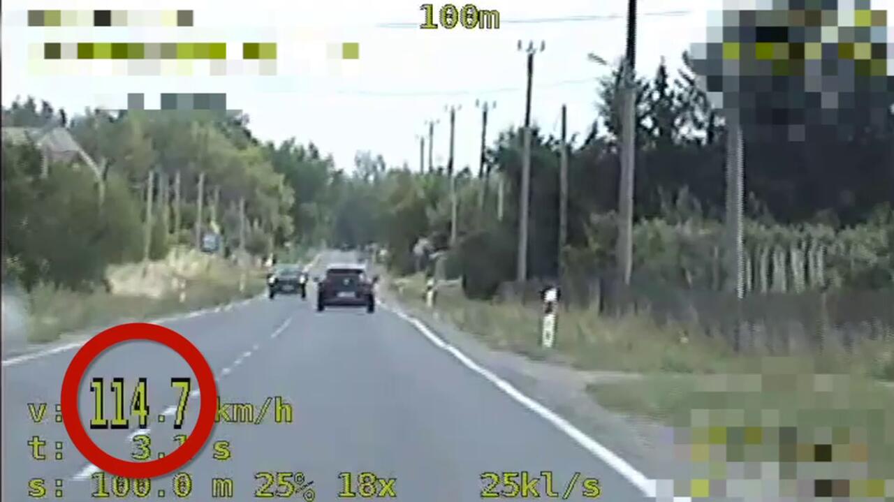 Pędzili w obszarze zabudowanym. Pożegnali się z prawem jazdy