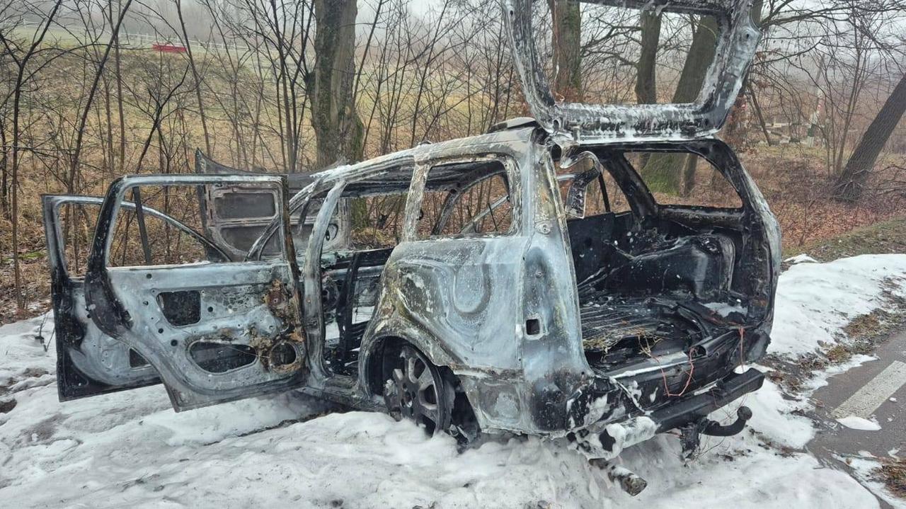 Jechała z rodziną, ich auto uderzyło w skarpę i spłonęło