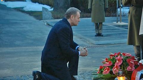 Premier złożył wieniec pod Pomnikiem Ofiar Katastrofy Smoleńskiej 