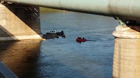 Służby wyłowiły ciało spod mostu Gdańskiego
