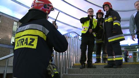 Strażacy sprawdzali metro po zgłoszeniach o dziwnym zapachu