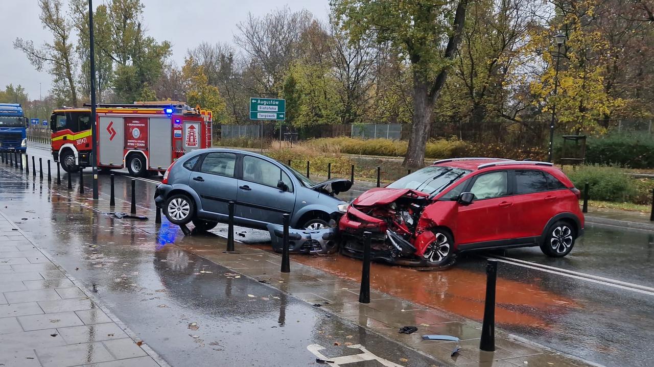 Czołowe zderzenie na Wybrzeżu Helskim. Trzy osoby ranne