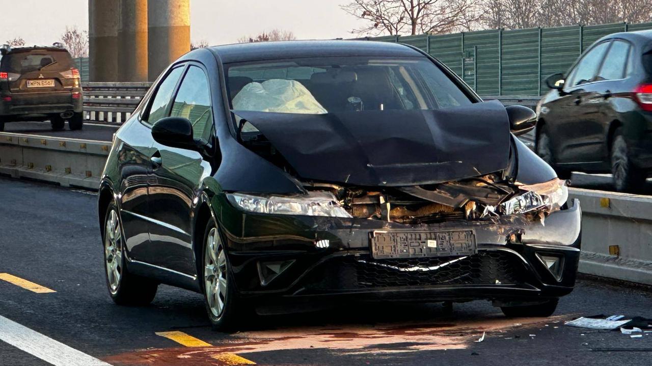 Zderzenie na krajowej "siódemce". Dwie osoby w szpitalu, w tym dziecko