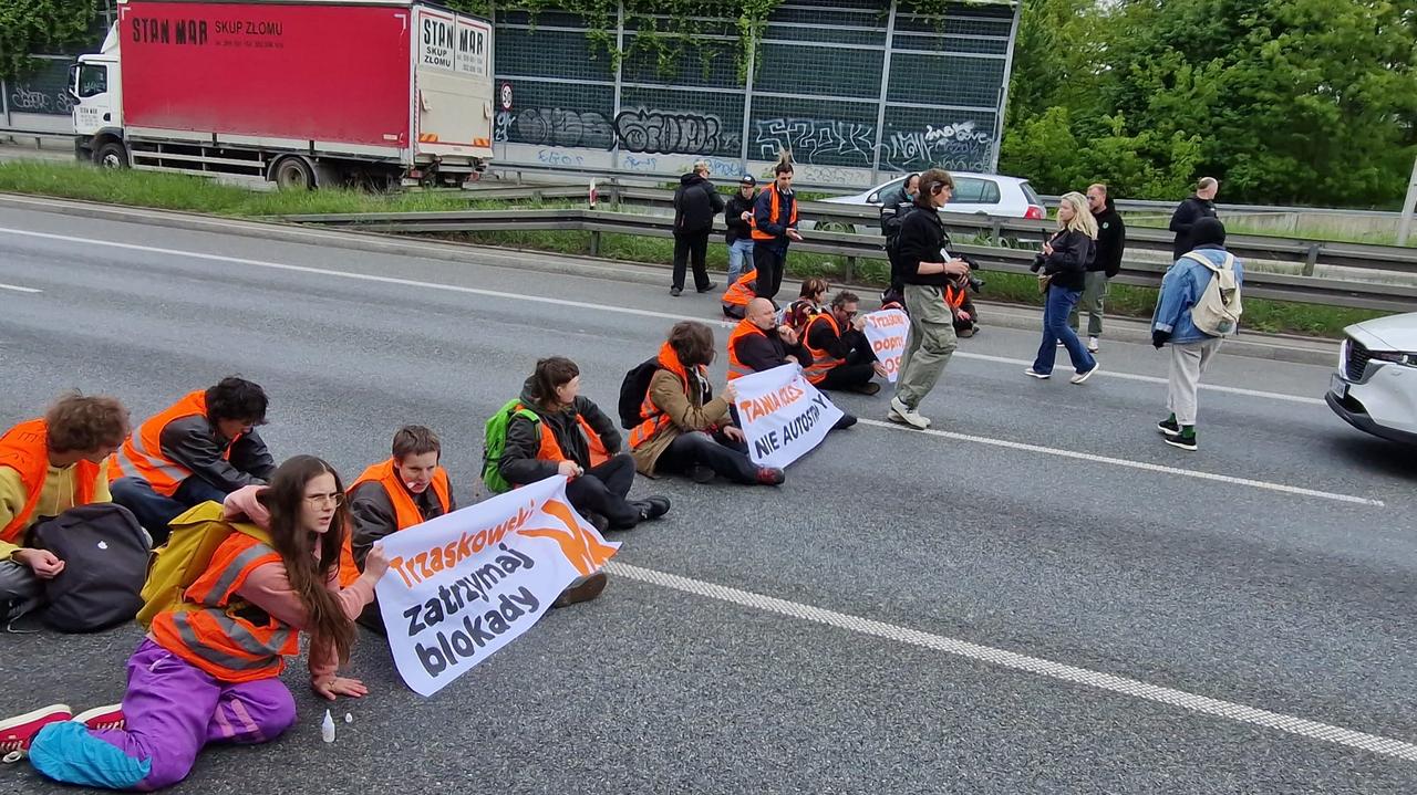 Ostatnie Pokolenie blokowało trasę S8