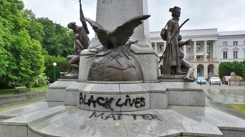 Napis "Black Lives Matter" na pomniku Kościuszki