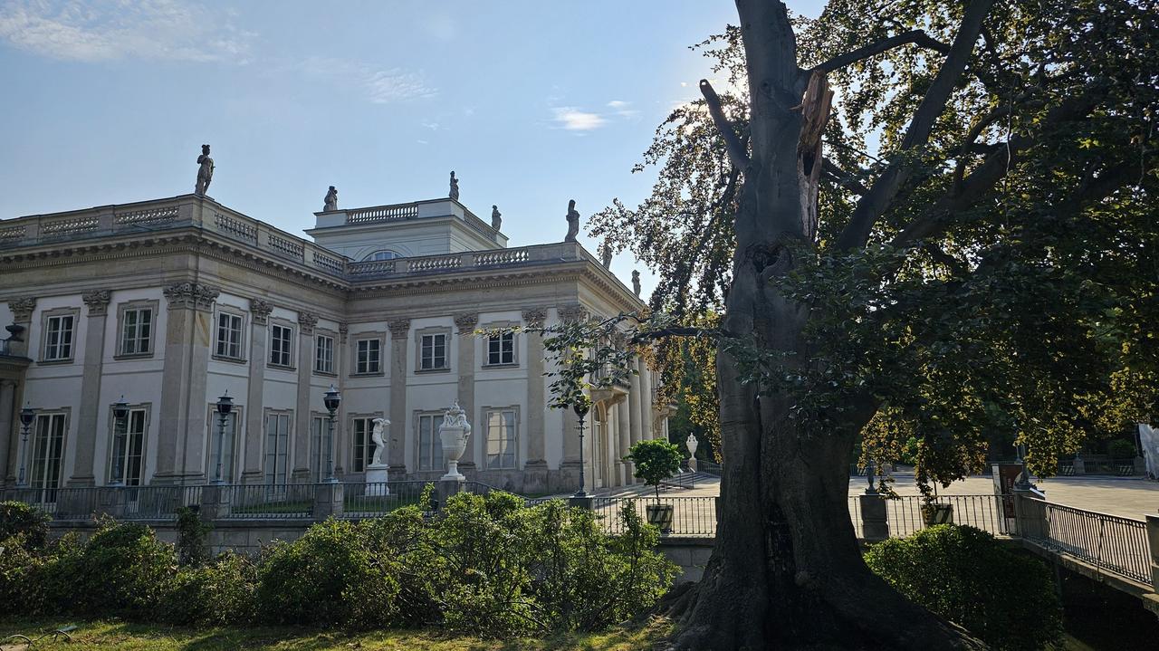 Warschau.  Łazienki Królewski und der Park in Wilanów sind geschlossen