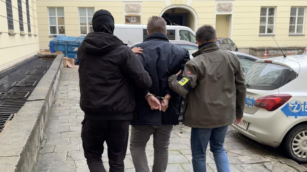 Miał ponad 40 tysięcy plików z treściami pedofilskimi