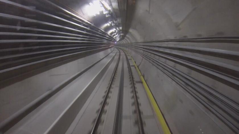 Pociąg zgłaszał awarię i stawał w tunelu
