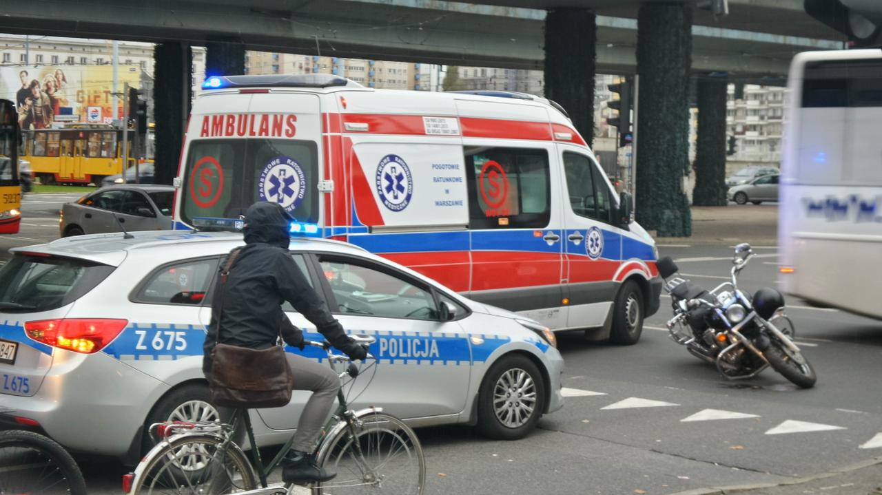 Wypadek W Centrum Motocyklista Wjechał Na Czerwonym Tvn Warszawa 7925