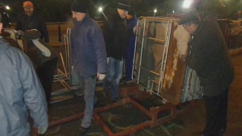 Demontują barierki przed Sejmem
