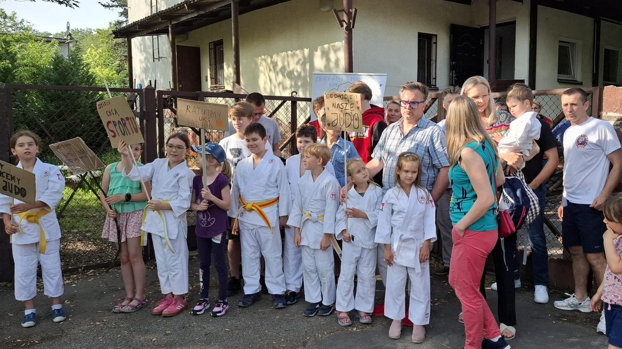 Dostali siedzibę do remontu, liczyli na wsparcie. Zostali bez pieniędzy, walczą o przetrwanie