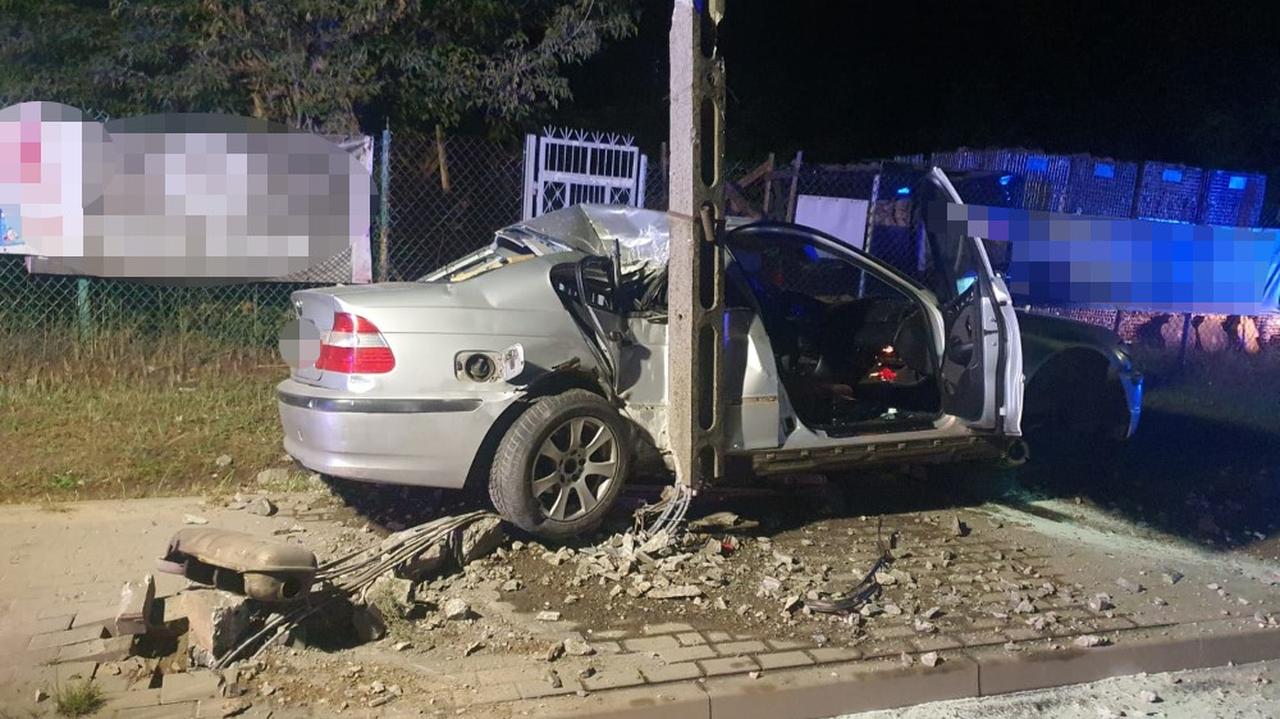 Zawinął auto wokół słupa. W organizmie alkohol i THC