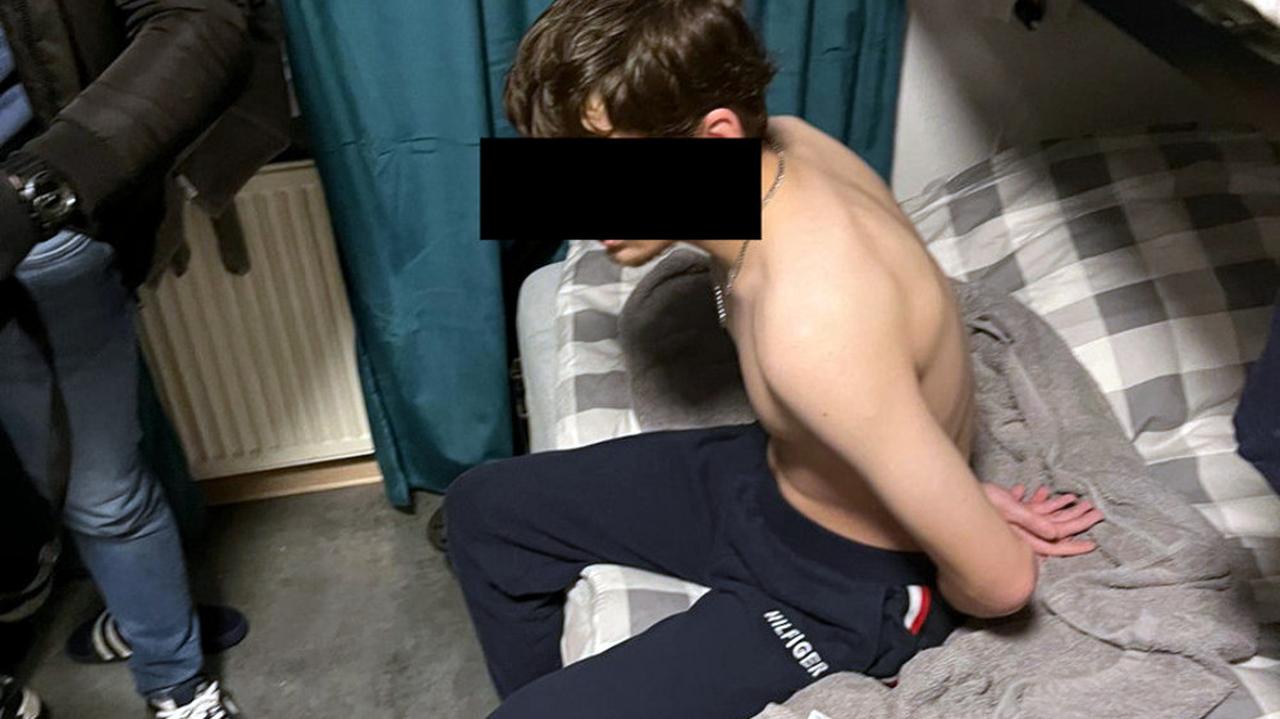 Groził nożem ekspedientkom, ukradł pieniądze z kasy. Liczył, iż skończy się mandatem