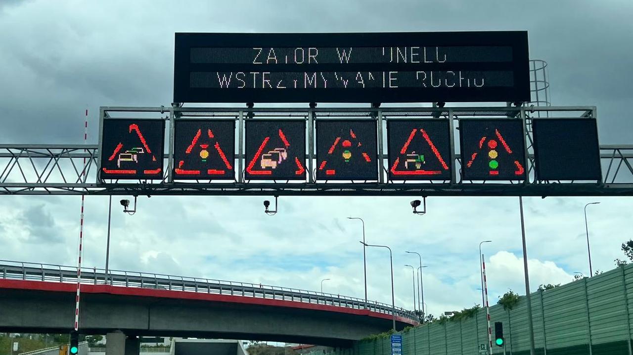 Zderzenie w tunelu POW. Gigantyczny korek