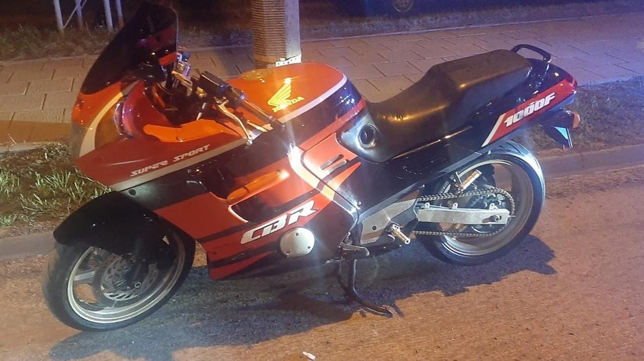 Po alkoholu i z fałszywą rejestracją. Nocną przejażdżkę motocyklem przerwali policjanci