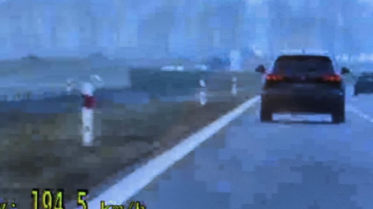 Piraci drogowi na krajowej "7". "Na tempomacie ustawił 210 km/h"