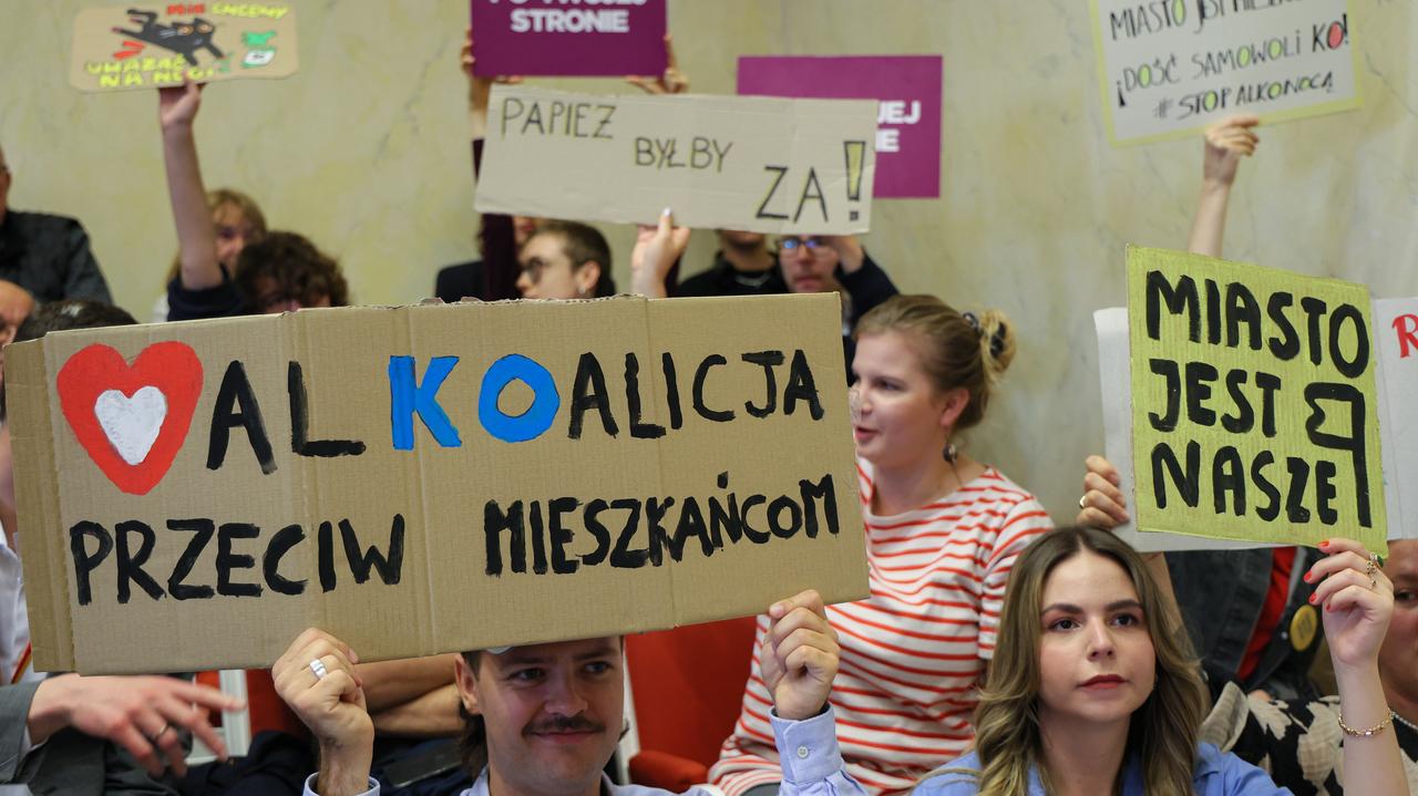 Pilotaż zamiast zakazu sprzedaży alkoholu, awantura i rezygnacja wiceprezydenta