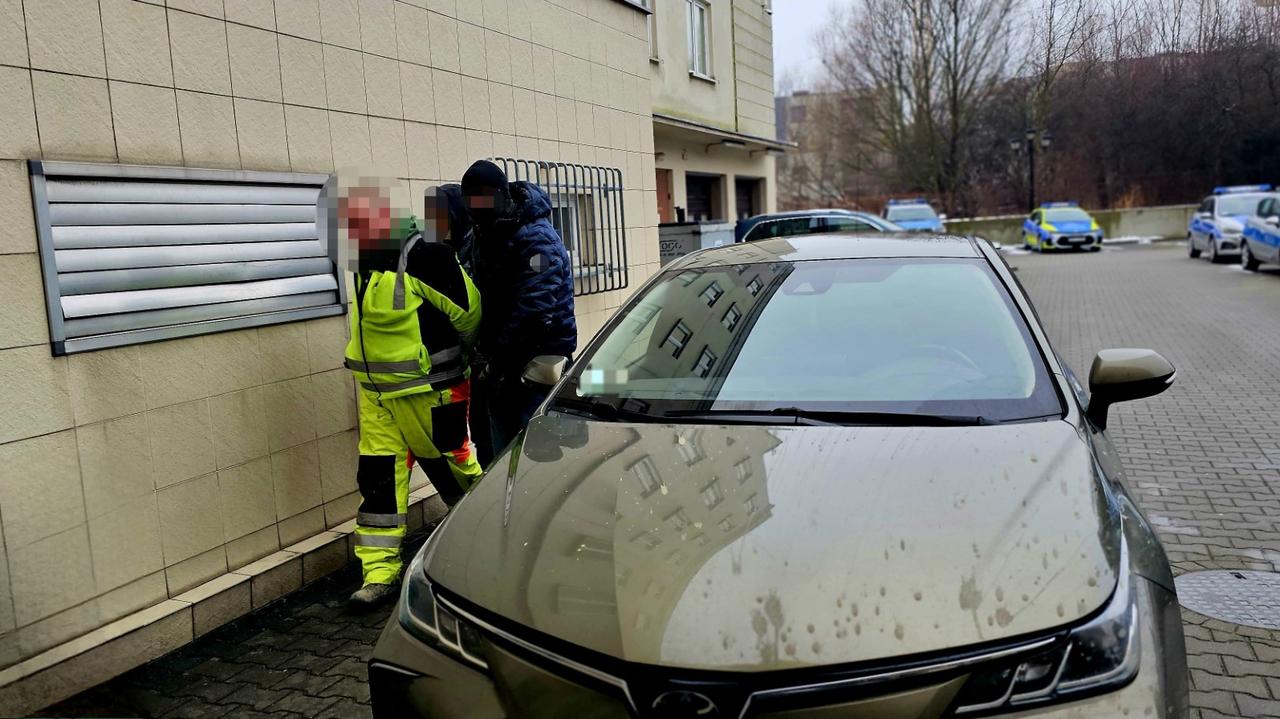 Włamania do mieszkań, sklepów i samochodów. Kradł "dla adrenaliny"