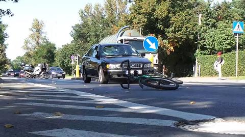 Potrącenie rowerzysty na Wydawniczej w Wawrze