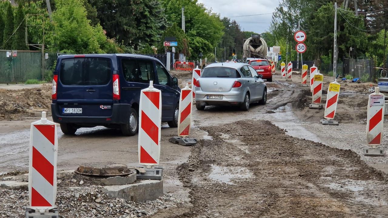 Z Konstancina do Piaseczna tylko objazdem. A tam ruch wahadłowy