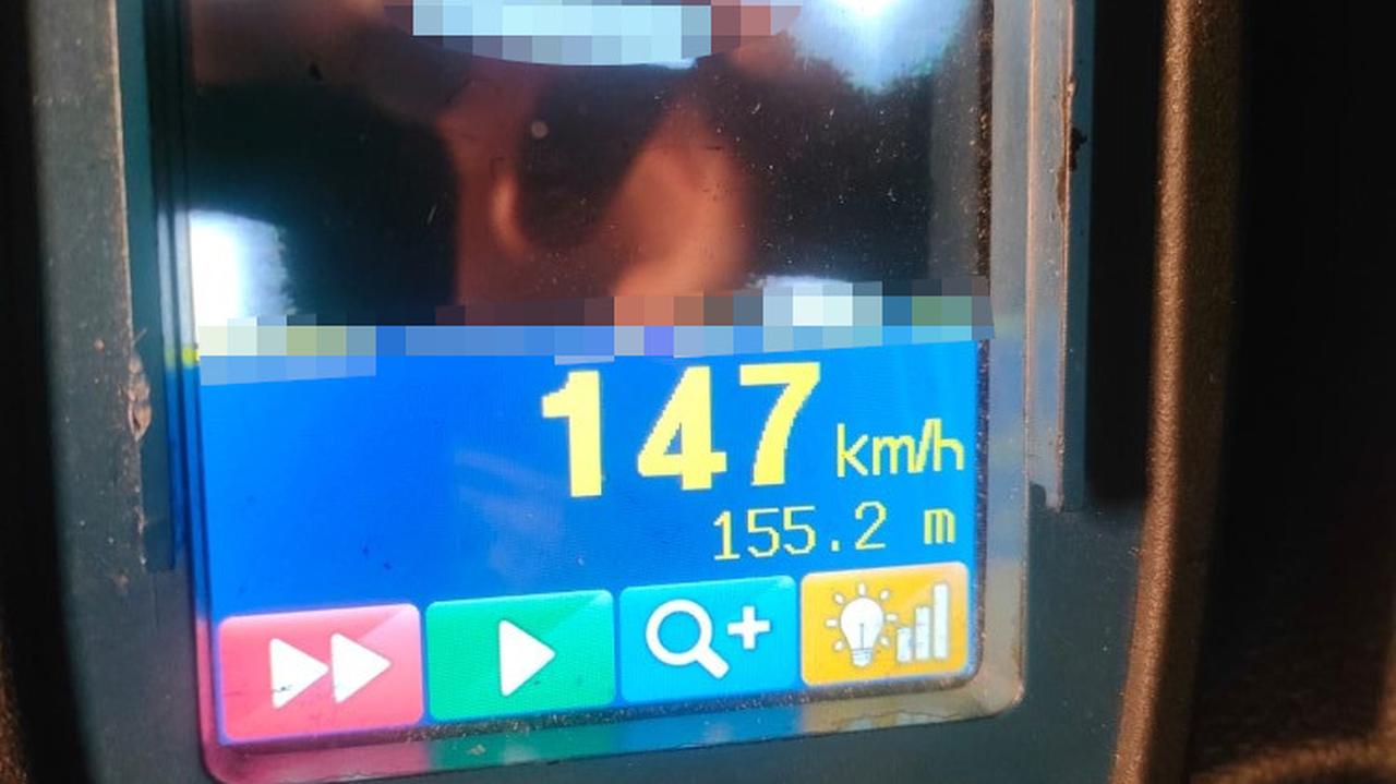 Pędził w terenie zabudowanym, bo "się spieszył". Kierowca pożegnał się z prawem jazdy