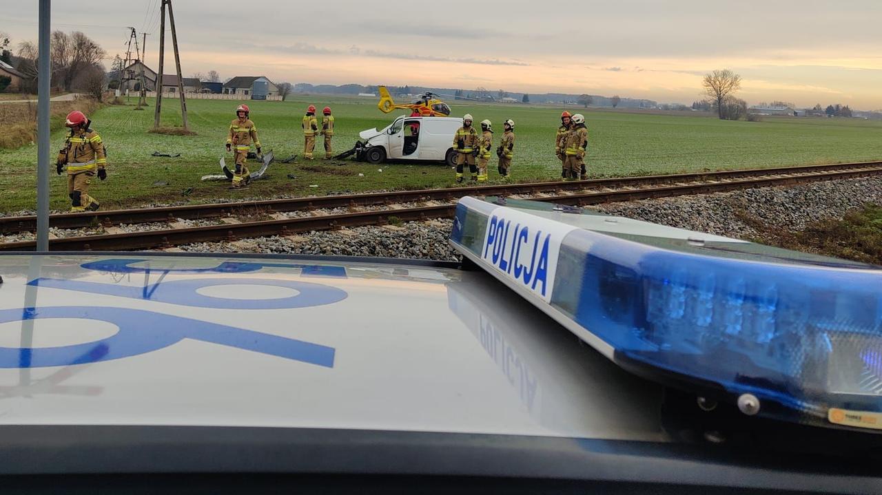 Zderzenie na torach. "Szynobus zatrzymał się po kilkuset metrach"