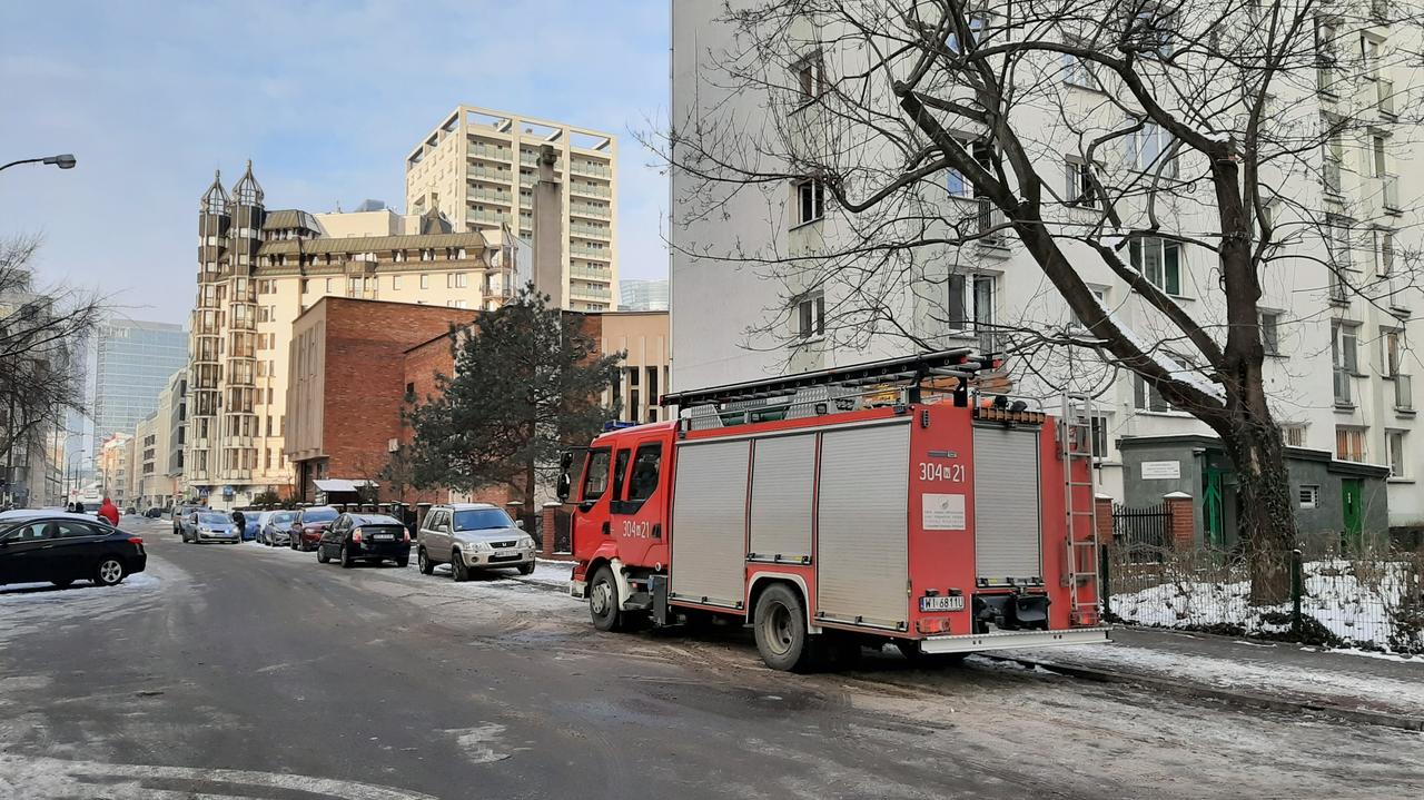 Warszawa. Pożar przy Siennej. W jednym z mieszkań spłonęła