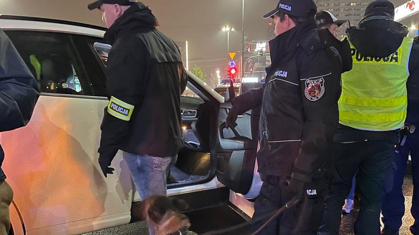 Policjanci zatrzymali 12 kierowców przewozu osób (wideo archiwalne)