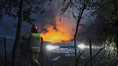 Pożar auta elektrycznego w miejscowości Poddębie